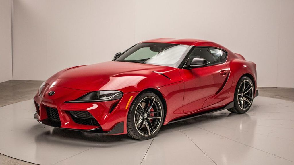 Toyota GR Supra 2020 trình làng với giá bán từ 1,2 tỷ VNĐ